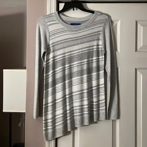 Apt 9 silver gray and white light long sleeve sweater medium